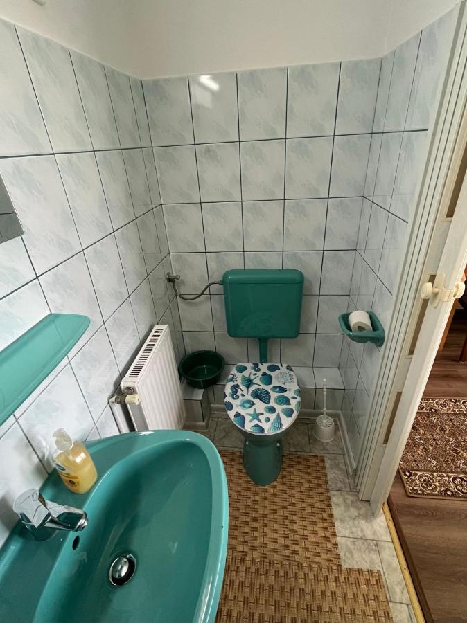 Karolin Apartman Buk Luaran gambar