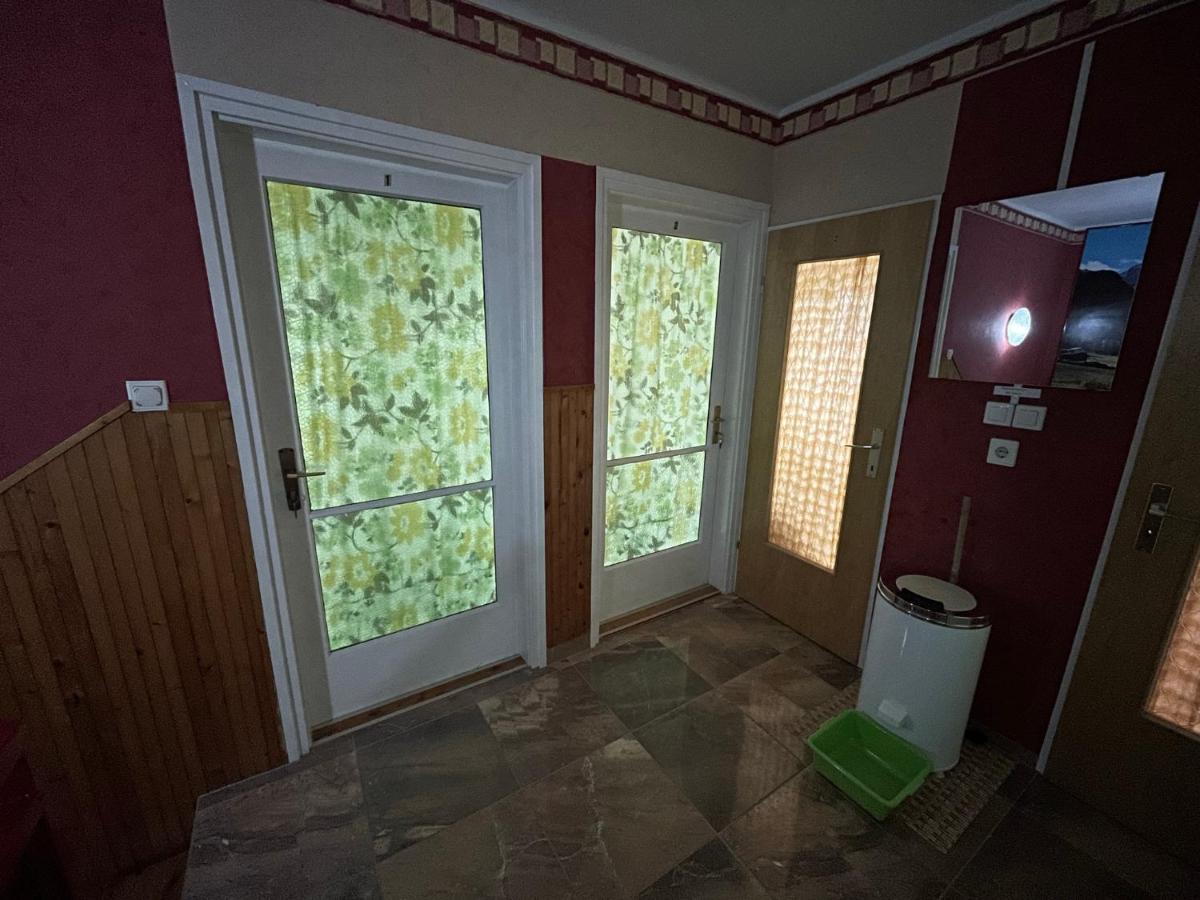 Karolin Apartman Buk Luaran gambar