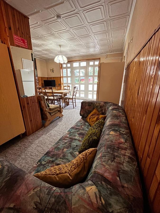 Karolin Apartman Buk Luaran gambar