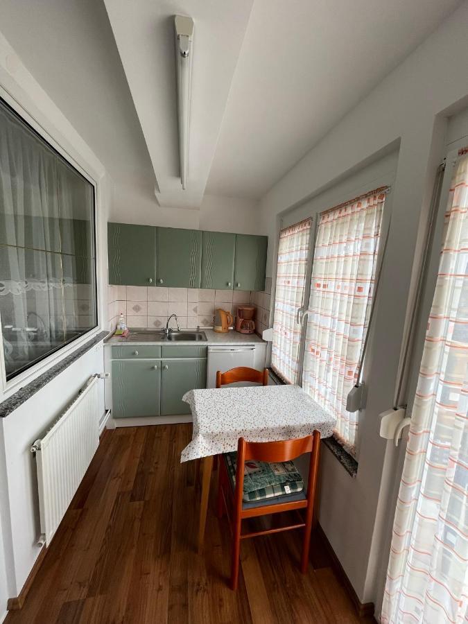 Karolin Apartman Buk Luaran gambar