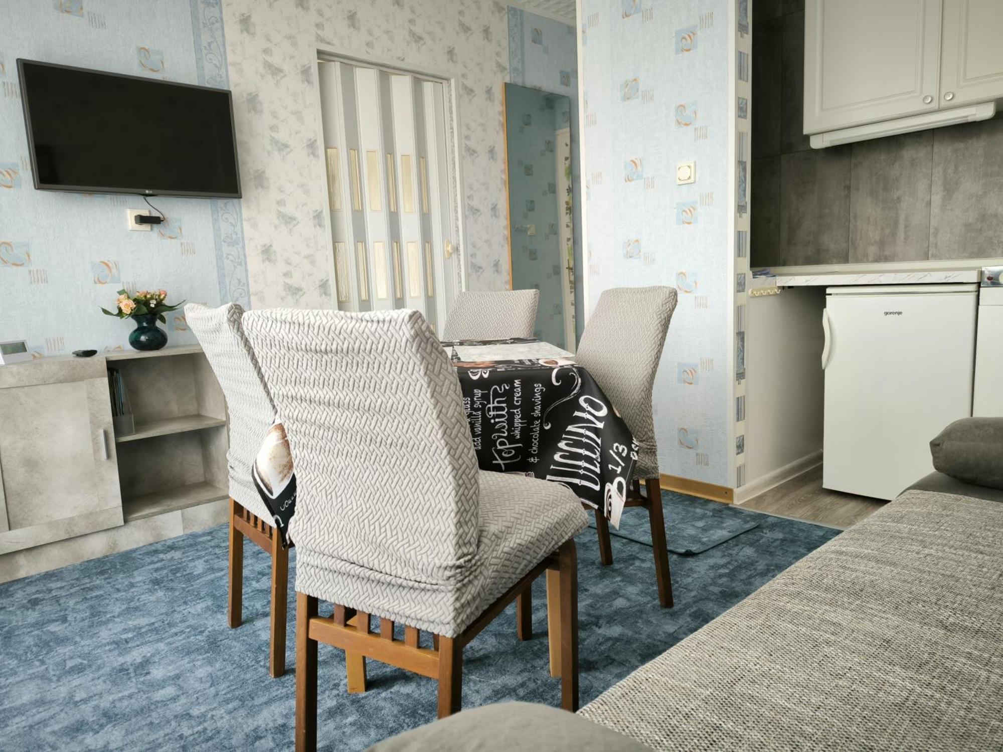 Karolin Apartman Buk Luaran gambar