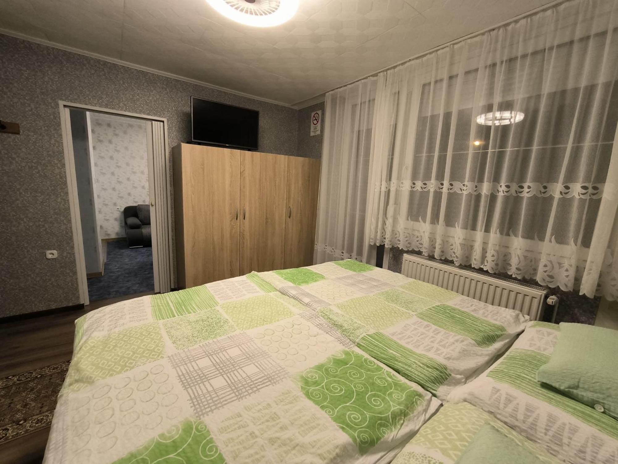 Karolin Apartman Buk Luaran gambar